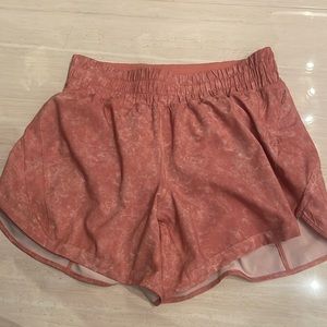 Lulu shorts 5in
